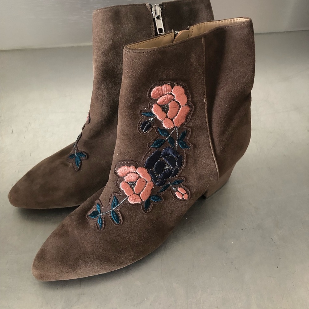 Steve Madden Sz 8.5 Brooker Floral Booties